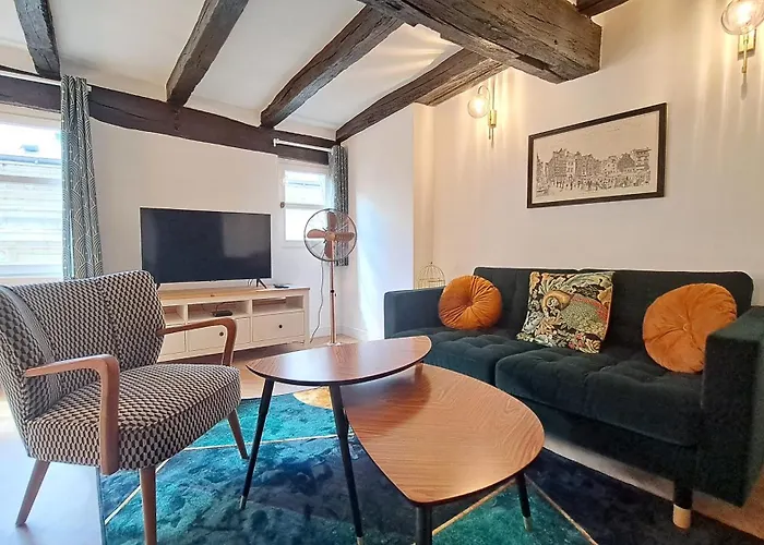 Appartement Tout Confort Vieux Tours Avec Parking Prive 4P