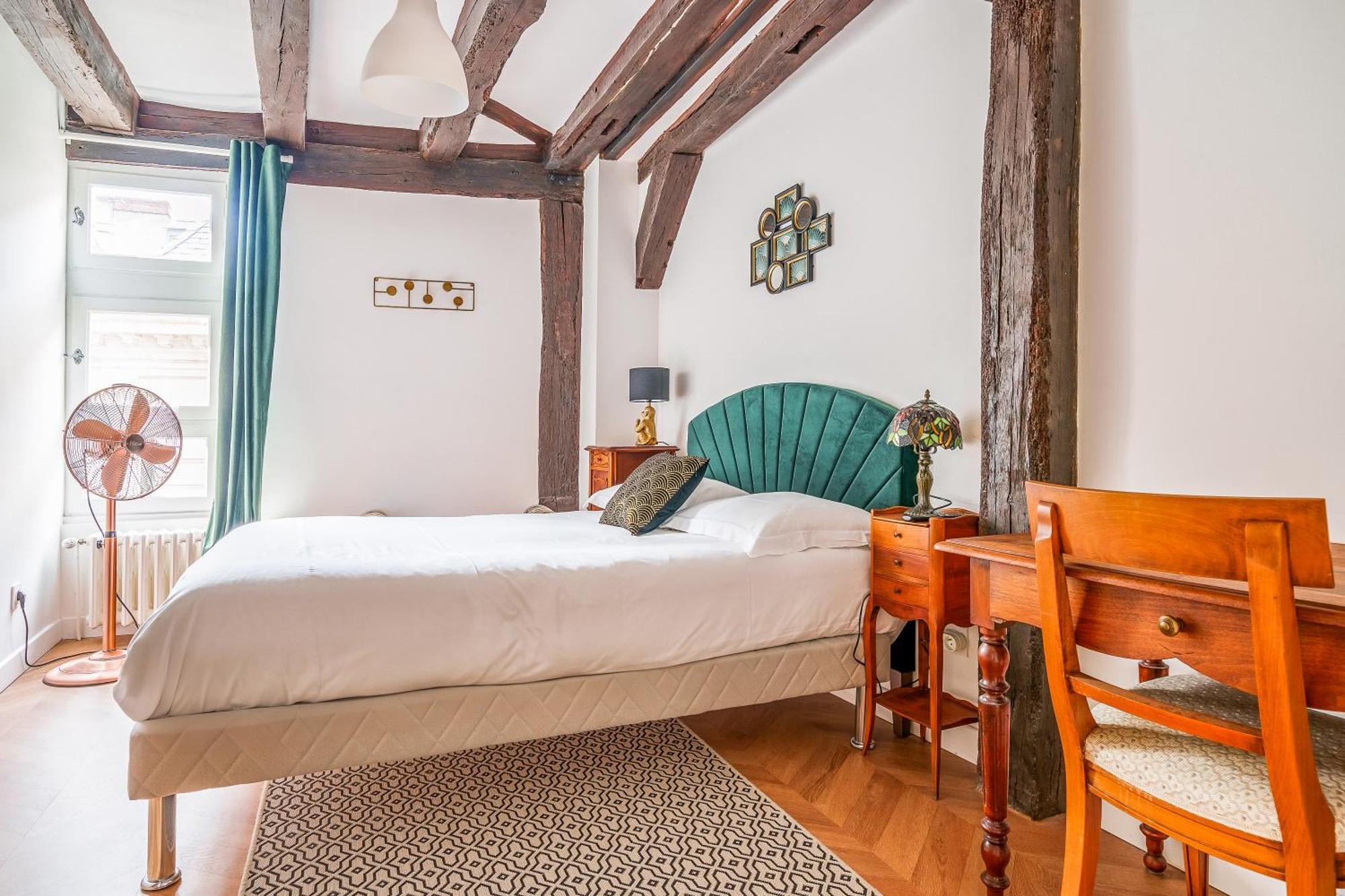 Confort Vieux Avec Parking Prive 4p * Tours
