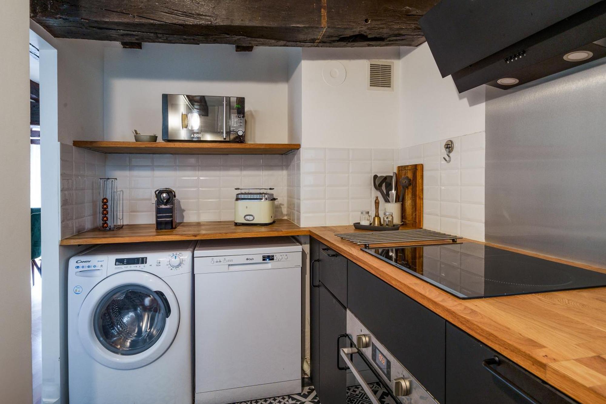 Confort Vieux Avec Parking Prive 4p Apartment